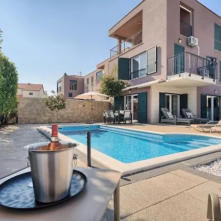 Onnela - Garden & Pool