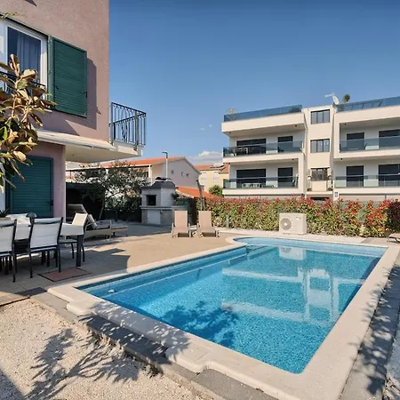 Onnela - Garden & Pool Trogir