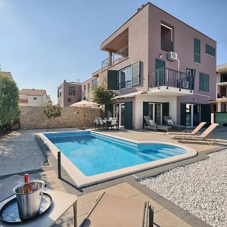 Apartman Onnela - Garden & Pool