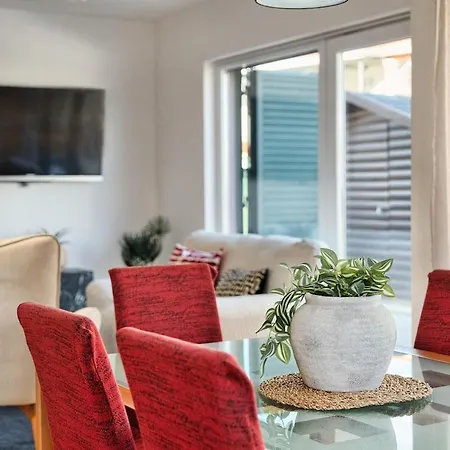 Onnela - Garden & Pool Apartman Trogir