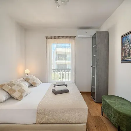 Onnela - Garden & Pool Apartman *