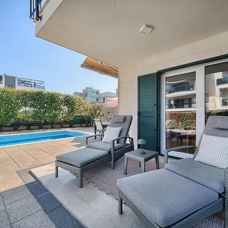Onnela - Garden & Pool * Trogir